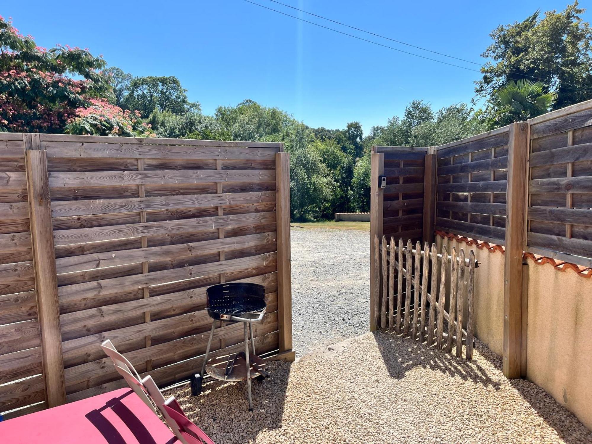 O Petit Bouchon A 10 Min Du Puy Du Fou Holiday home *